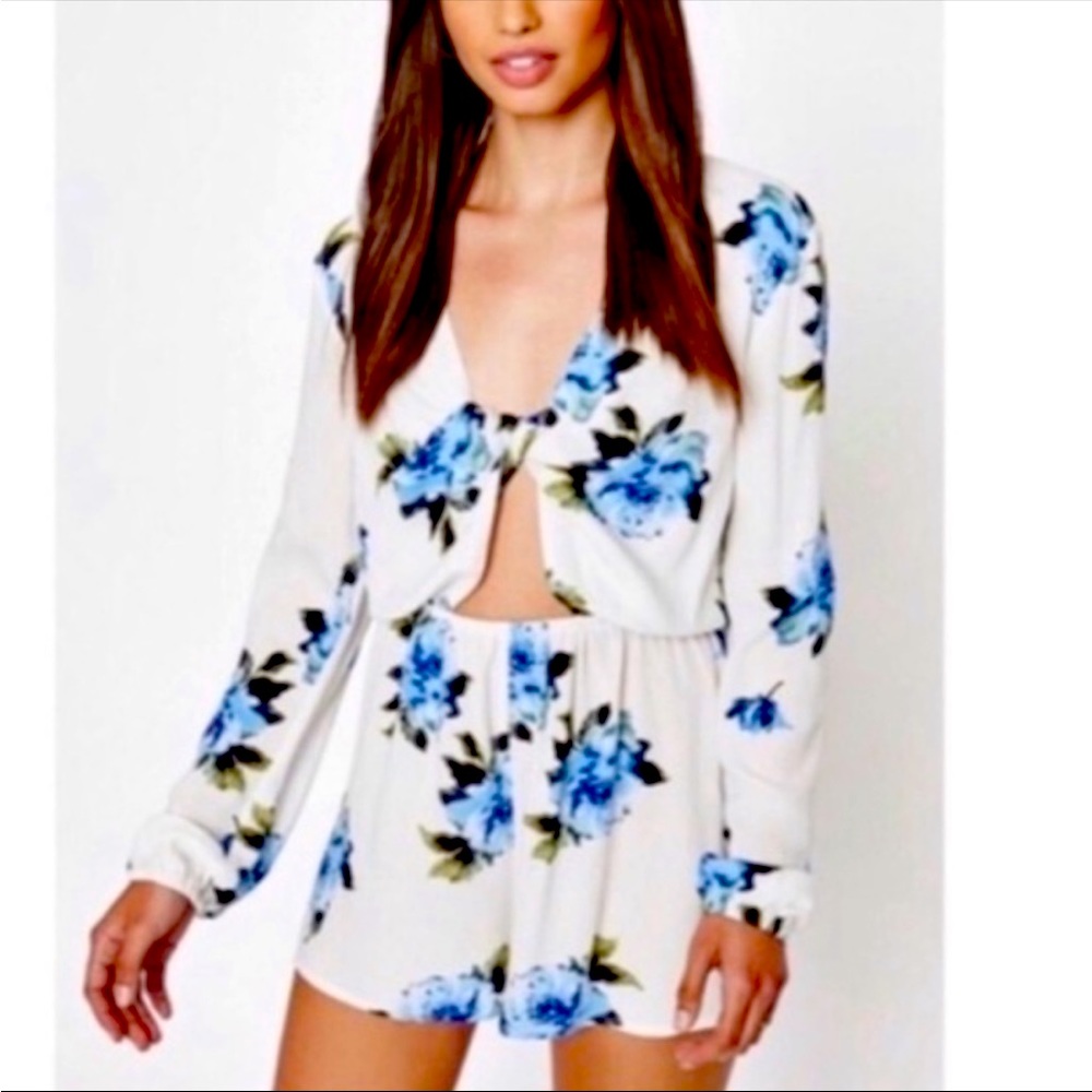 NWT Kendall & Kylie romper size small